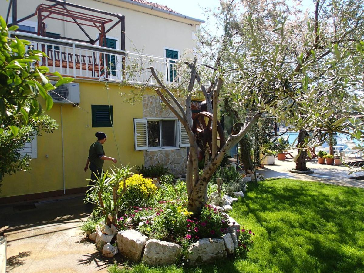 Apartment Blace 16068B 外观 照片